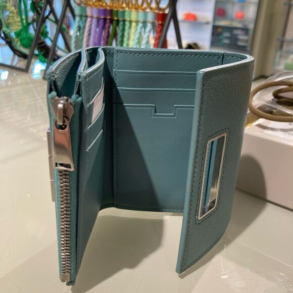 Bottega Venetta Teal Leather Wallet trifold - Picture 2 of 9